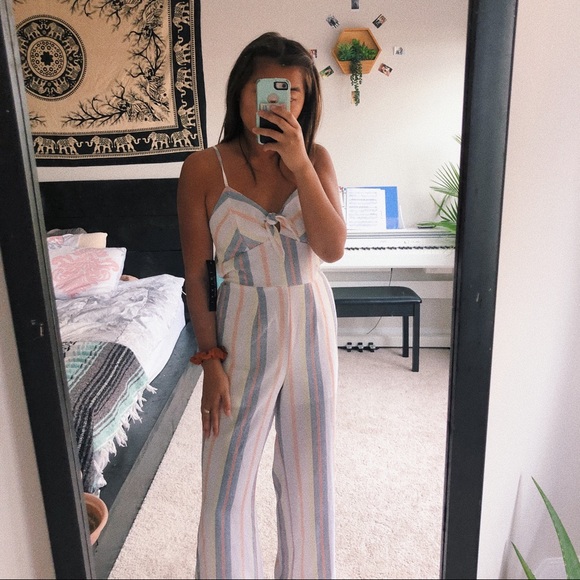 Urban Outfitters Pants - Tie jumpsuit 🦋